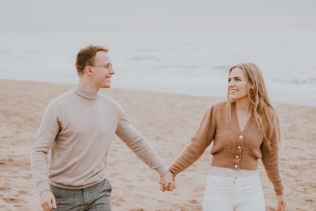 Koppel Strand Fotoshoot Koppel fotoshoot op het strand met Stephanie Buwalda Photography | life-style fotograaf | blog