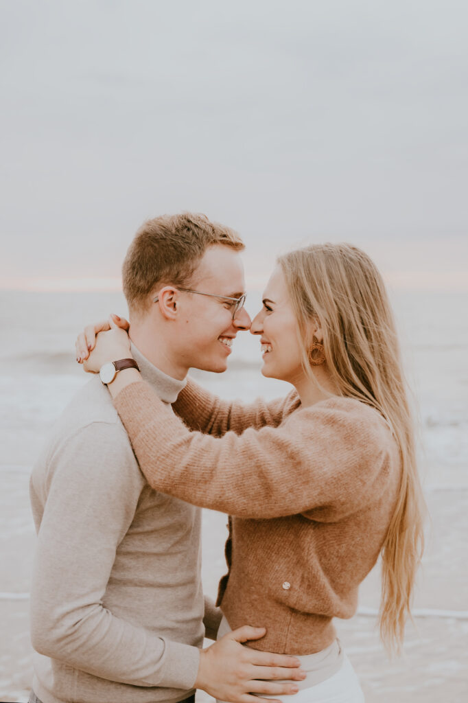 Koppel fotoshoot op het strand met Stephanie Buwalda Photography | life-style fotograaf | blog