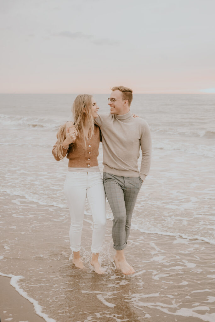 Koppel fotoshoot op het strand met Stephanie Buwalda Photography | life-style fotograaf | blog