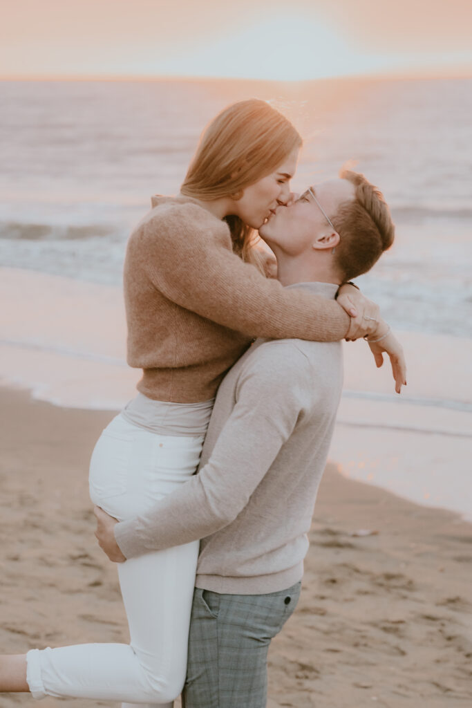 Koppel fotoshoot op het strand met Stephanie Buwalda Photography | life-style fotograaf | blog