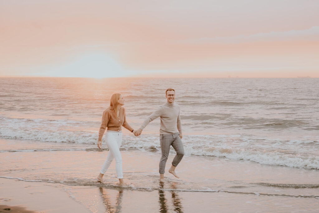 Koppel fotoshoot op het strand met Stephanie Buwalda Photography | life-style fotograaf | blog